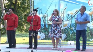 «Матушка   Кубань»   исполняет вокальный коллектив «Созвездие», руководитель Р  Малхасян