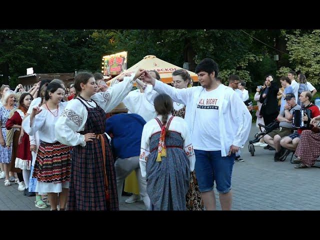 Улетная вечорка - новые старые танцы 9 июля 2024 Горсад Тверь (4K) смотреть онлайн