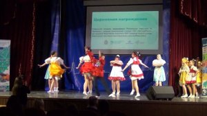 Русский танец '' Варенька '' исполняет ансамбль танца '' Конфетти '' школа 132 и 148 г. Самара