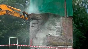 В Киеве разрушают памятник чекистам