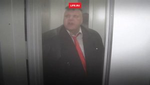 Барецкий упал в лифте(прикол)