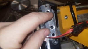 Теневой прицел для торцовочной пилы 1