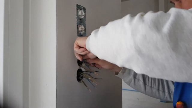 Как подключить жалюзи и выключатель