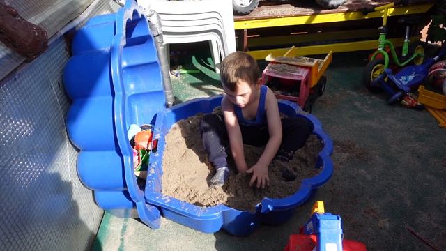 Влог из🇩🇪/Ручной кузнечик/Бешбармак/Откусит/Смотрим на звёзды/Тяжёлая закупка/Перенесли запись смотреть онлайн