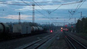 Электропоезд ЭР2Т-7156 и электропоезд ЭР2Т-7214 станция Тихонова Пустынь