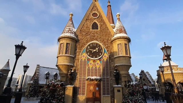 Новогодняя Москва 2022. Фестиваль Путешествие в Рождество. Площадка   в Новокосино. Рыцарский замок