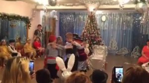 Танец разбойников в детском саду на Новый год