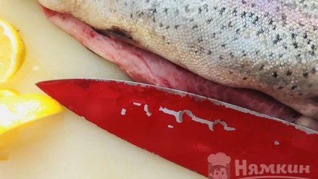 Форель, запеченная в духовке в фольге целиком