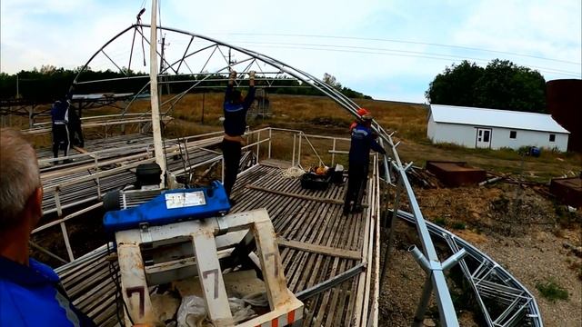 Монтаж арок для теплиц. Промышленные теплицы. Теплица 2га, как построить?