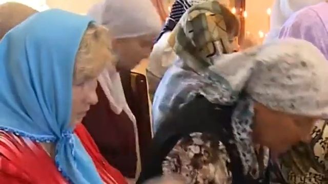В Пензе отмечают православный праздник - Яблочный Спас смотреть онлайн