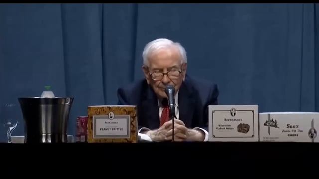 Уоррен Баффет о пирамиде Биткоин