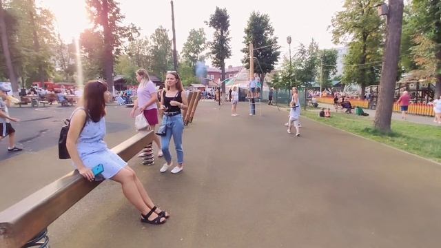 Летняя прогулка в городском парке г. Павловский Посад смотреть онлайн