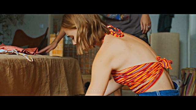 Raquel & Arès • Broken on the floor смотреть онлайн