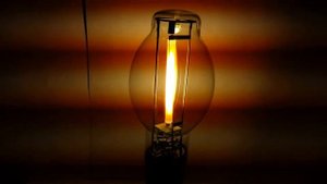 Натриевая лампа высокого давления NH220LC. Первое включение.