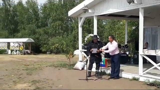 Василий Пестряков читает собственные стихи. смотреть онлайн