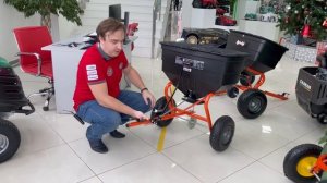 Прицепил - и никаких проблем! Прицепные разбрасыватели реагентов, семян и удобрений Agri-Fab.