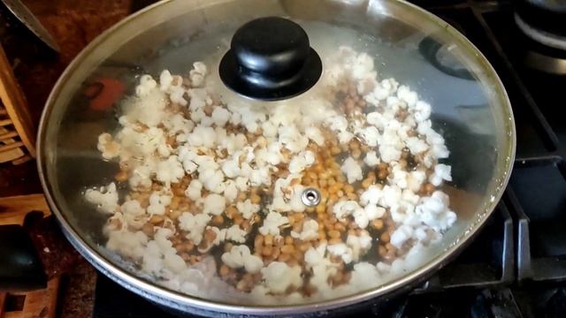 Домашний попкорн с карамелью. Делаем дома с детьми.
