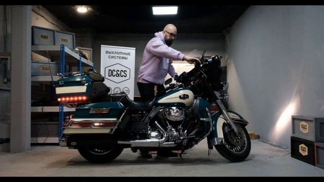 Выхлоп DC&CS с электронной регулировкой громкости на Harley Davidson Electra Glide смотреть онлайн
