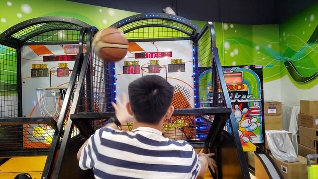 [Direct VS Indirect: Part2] Basketball Arcade Games - Two-handed 1079 Points (Direct) 籃球機穿針測試