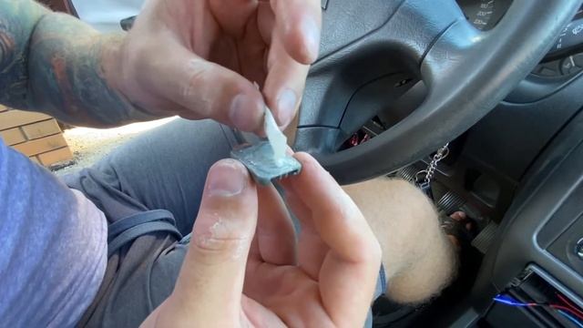 YAMAY КАК ПРИКЛЕИТЬ ЗЕРКАЛО ЗАДНЕГО ВИДА? Чем клеить зеркало? Клей для стекла/ ABRO REAR VIEW MIRRO смотреть онлайн