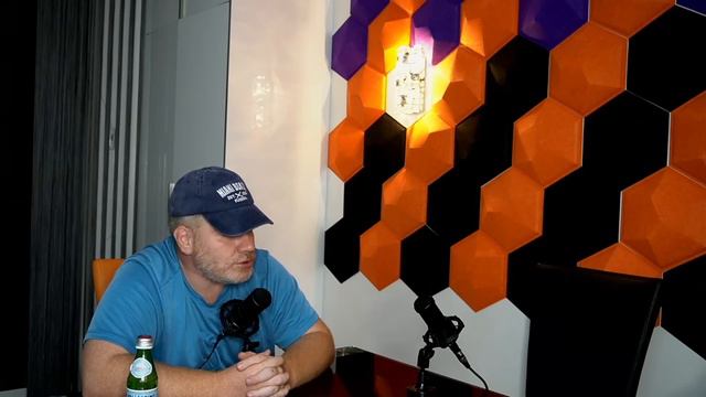 Interviewing The Most Controversial Men On The Internet: Zherka x GG33 смотреть онлайн