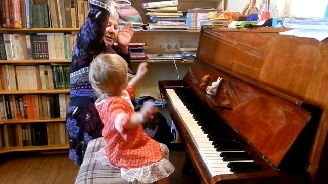 Музыкальная сказка. Ярослава. Возраст 1 год 8 месяцев.