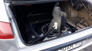 Peugeot 607 где расположен второй аккумулятор