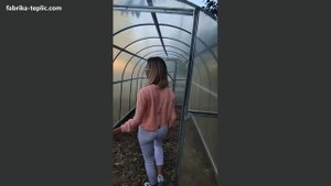 Обзор дачной теплицы "Омега" под плёнкой. Каркас из оцинкованного профиля. Теплица эконом класса