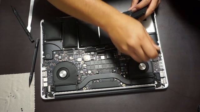 【MacBookProRetina】MacBook Pro Retinaのバッテリー交換をしてみた！Mid 2014 Amazonで買ったバッテリーは果たして大丈夫なのか？危険・白煙【mucciTV смотреть онлайн