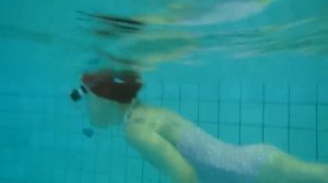 Тренировка в бассейне.