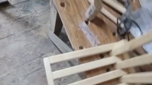 Пристенный откидной стульчик.