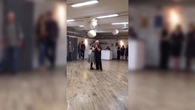 tangomagia.ru / женское украшение на шаге в сторону - уроки танго смотреть онлайн