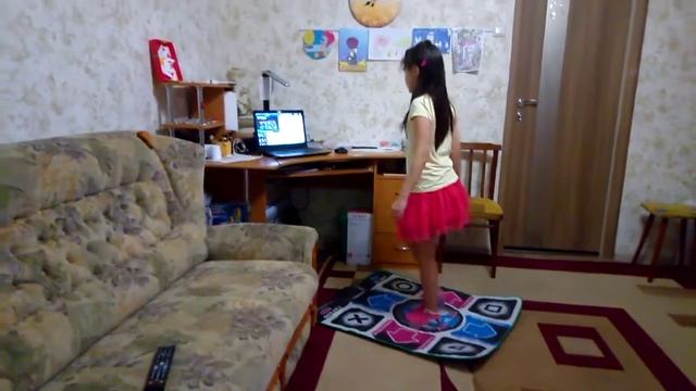 Танцы/Проверяем танцевальный коврик/Коврик для танцев смотреть онлайн