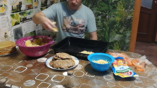 Очень вкусное блюдо из мяса и картофеля . смотреть онлайн