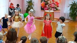 Лада.праздник.танец с туфлями.