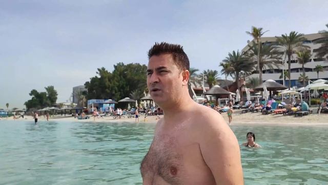 ?? ПЕРВЫЙ РАЗ в январе купаюсь в ПЕРСИДСКОМ ЗАЛИВЕ! Пляжный отдых в Эмиратах #влог смотреть онлайн