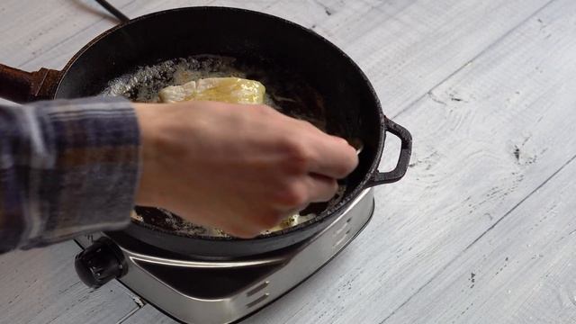 Как вкусно приготовить треску на сковороде? Простой рецепт.