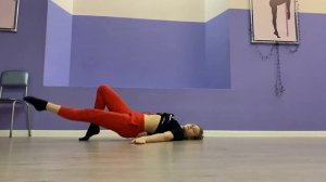 Ekaterina Falcon Танцевальный кувырок через плечо / кувырок назад через продольный шпагат