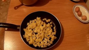 Жареная картошка с яйцами - вкусно и просто