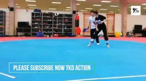 Потрясающая девушка TKD и Фантастические навыки удара ногами.mp4