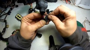 Как разбирать разъемы автомобильной проводки (ч.2)