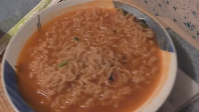 Урок корейского языка и РАМЕН | 외국인 먹방 | 도시락 + 라면