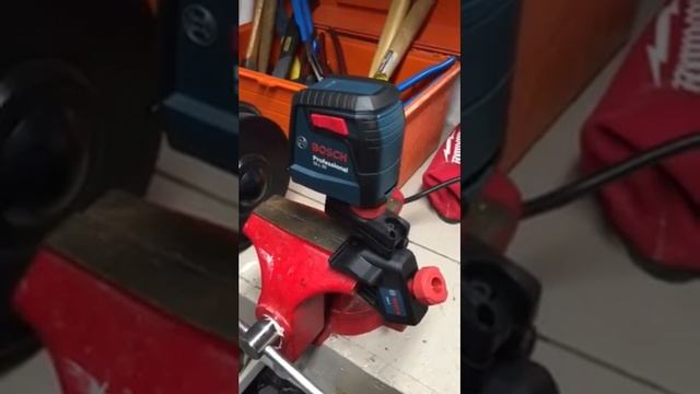 Bosch Self-Leveling Cross-Line Laser Level with Clamping Mount