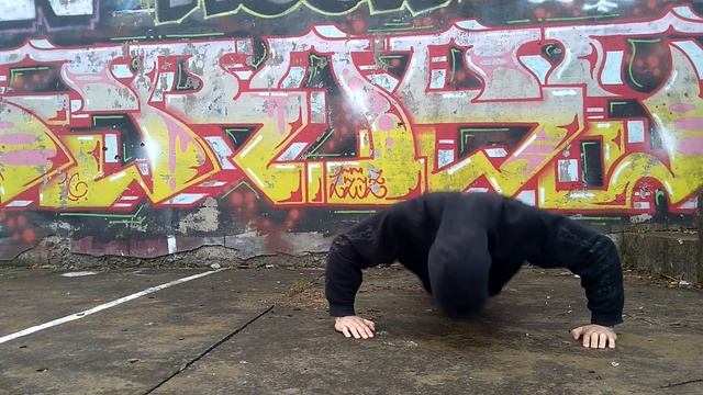 100 отжиманий одним подходом/ будет не легко но это начало смотреть онлайн