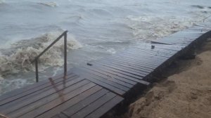 Хвалынск. У вас пляж отклеился
