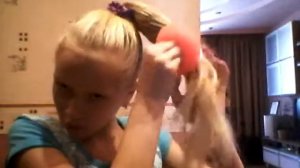Как  делать причёску шишку.