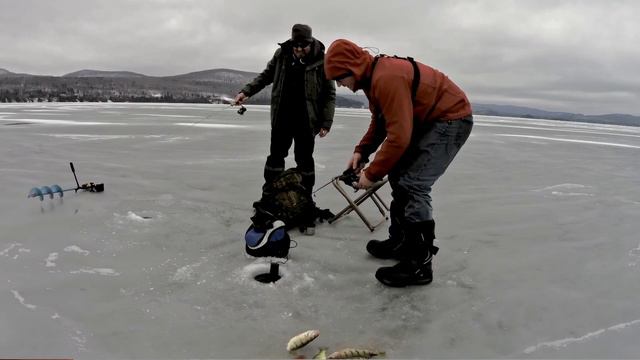 One After Another! Ice Fishing Canada's Biggest Lake смотреть онлайн