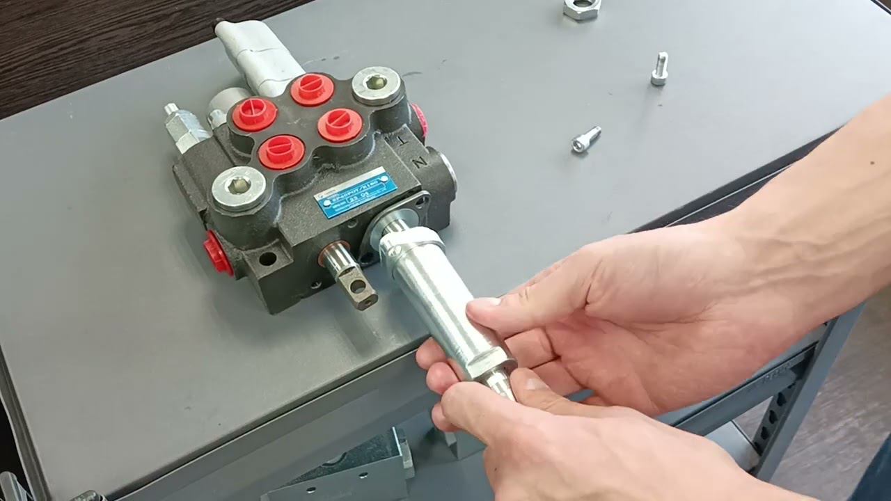 Установка и подключение троса к гидро распределителю р40/80 смотреть онлайн