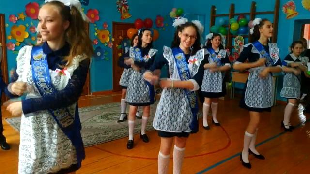 УЧАТ в ШКОЛЕ | ТАНЕЦ на ПОСЛЕДНИЙ ЗВОНОК | 9 класс смотреть онлайн