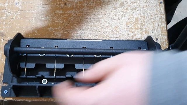 Дырокол для ульевых рамок с функцией установки втулок смотреть онлайн